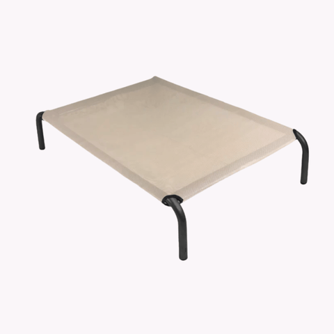 HIK9 hundeseng. Sort ramme med beige mesh trekk.