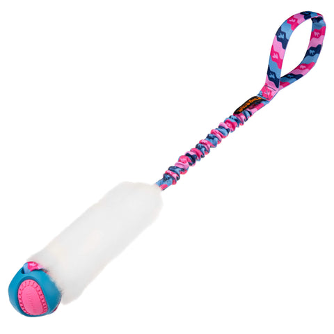 Draleke med hvitt saueskinn, giftfri ball og polstret rosa håndtak med strikk.
