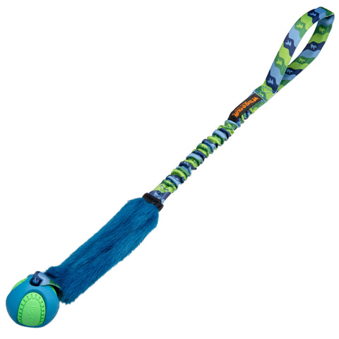 Draleke med fuskepels, giftfri ball og polstret håndtak med strikk. Grønt håndtak, blå fuskepels.