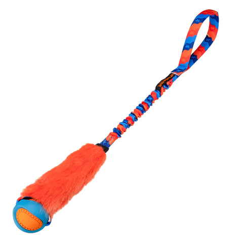 Draleke med fuskepels, giftfri ball og polstret håndtak med strikk. Oransje håndtak og fuskepels.